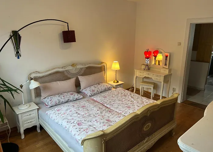 Zwischen Blücherplatz Und Forstbaumschule 2 Oder 3